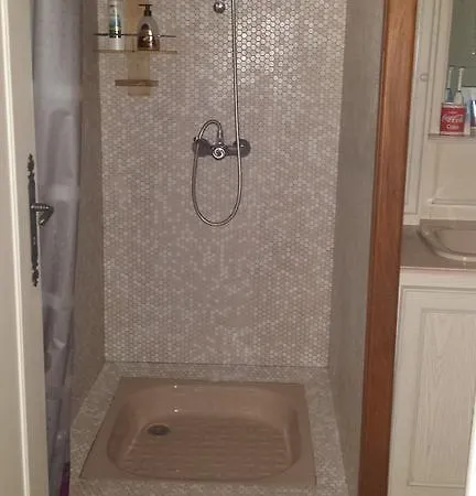 Homestay szállás Dans Grande Maison Au Coeur De Verdun-sur-Meuse