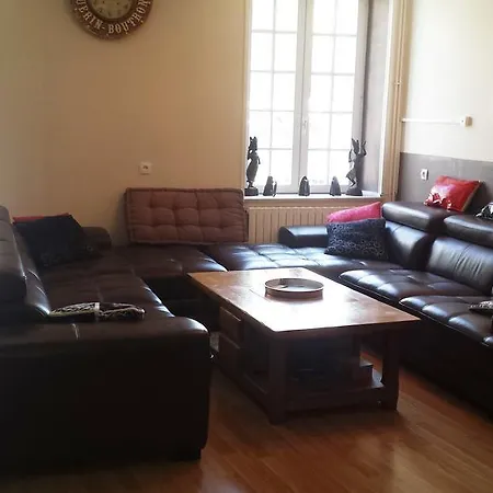 Dans Grande Maison Au Coeur De Homestay szállás
